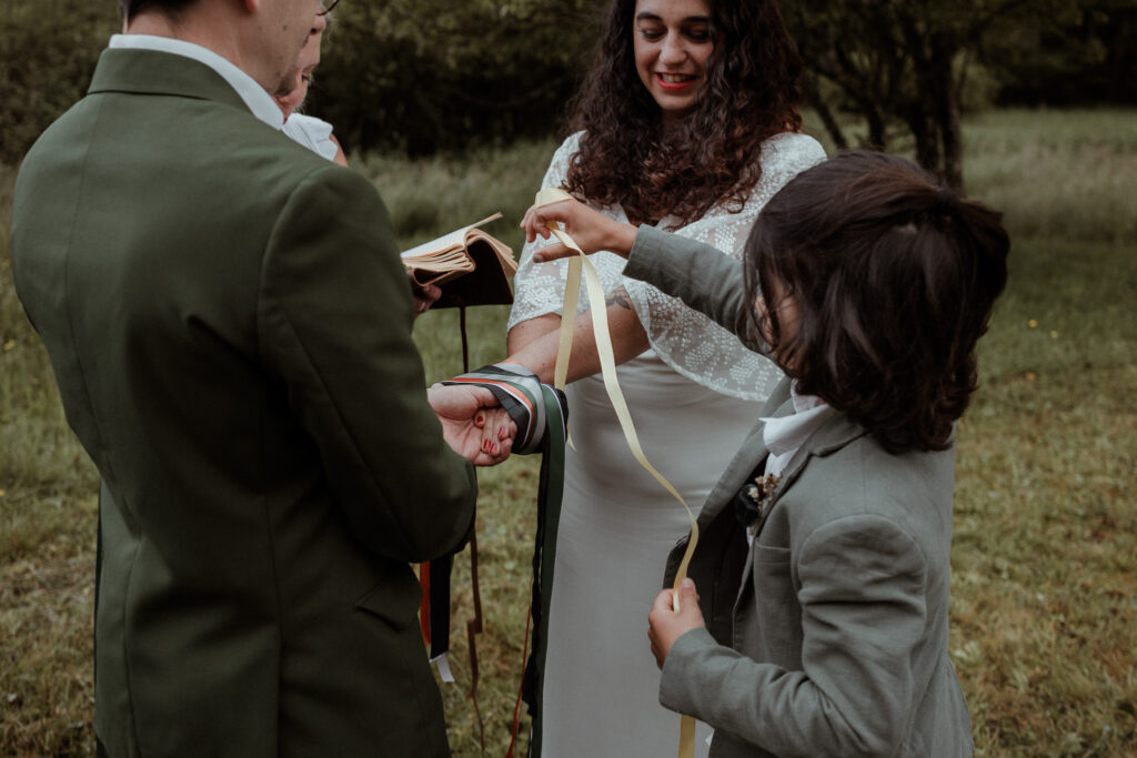 Rituels durant cérémonie laïque, renouvellement de voeux de type elopement en Alsace