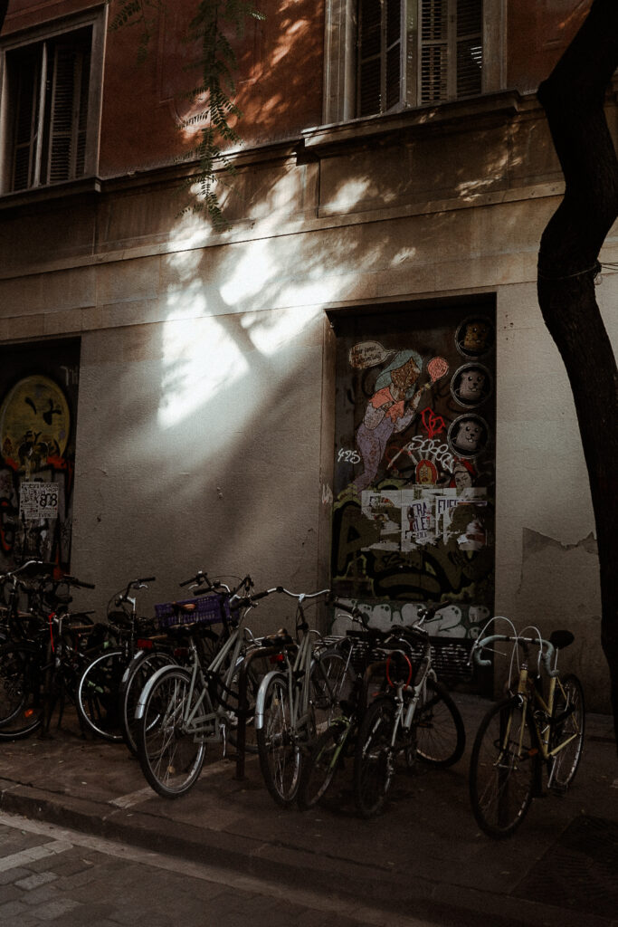 Photographe français à Barcelone pour des séances photos couple, mariage, ou femme.