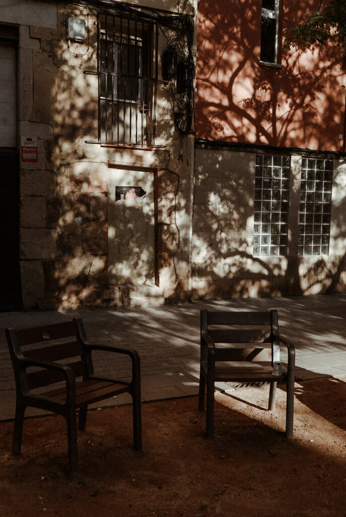 Photographe français à Barcelone pour des séances photos couple, mariage, ou femme.