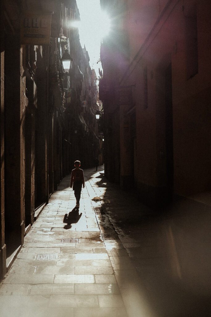 Photographe français à Barcelone pour des séances photos couple, mariage, ou femme.